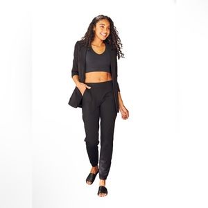 NWOT SPANX PERFECT PANT JOGGER BLACK TRACKSUIT STYLE PANTS SLIMMING FLATTERING